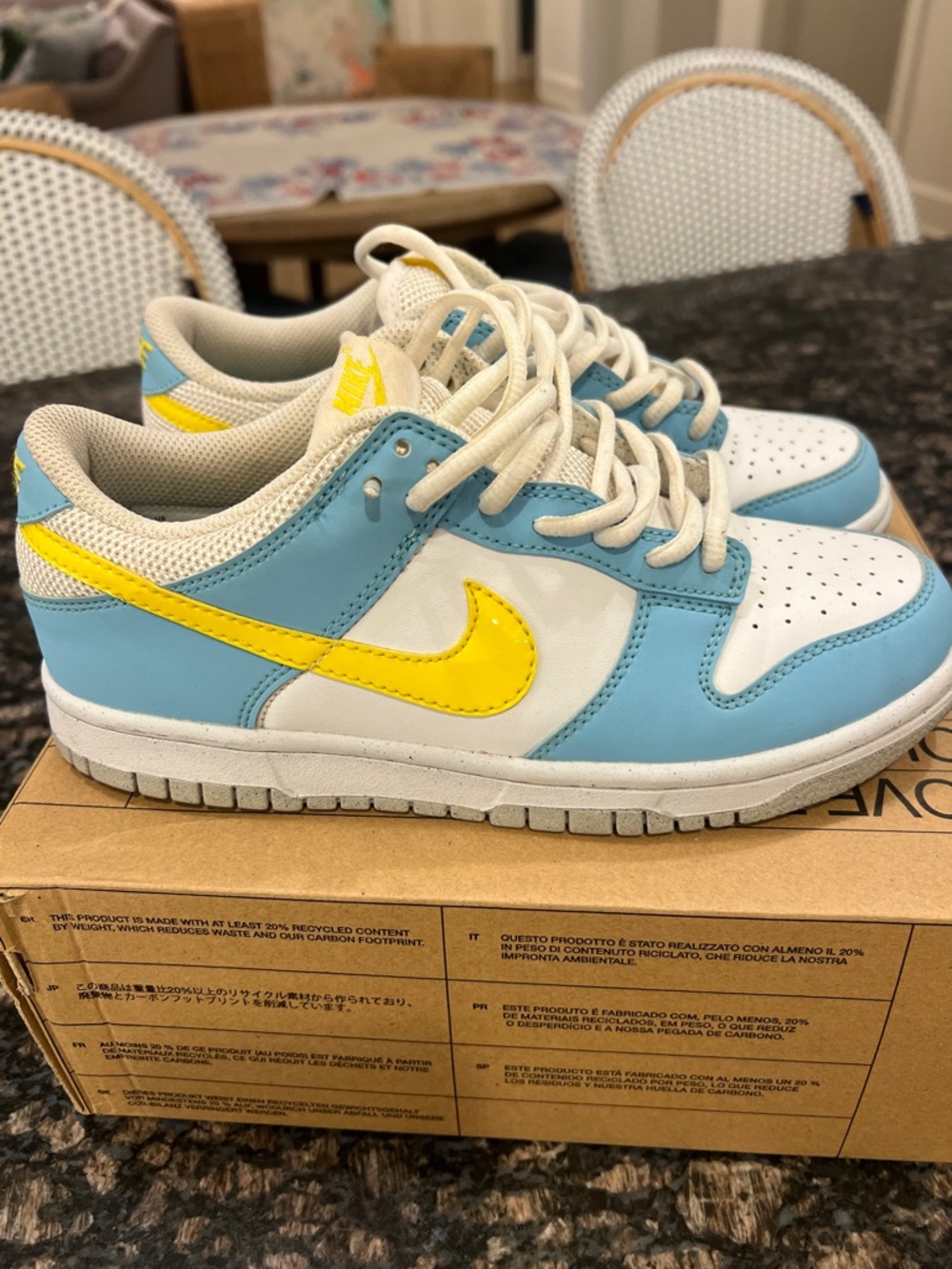 Nike Kids Low-Top Sneakers in Light Blue, Yellow & White